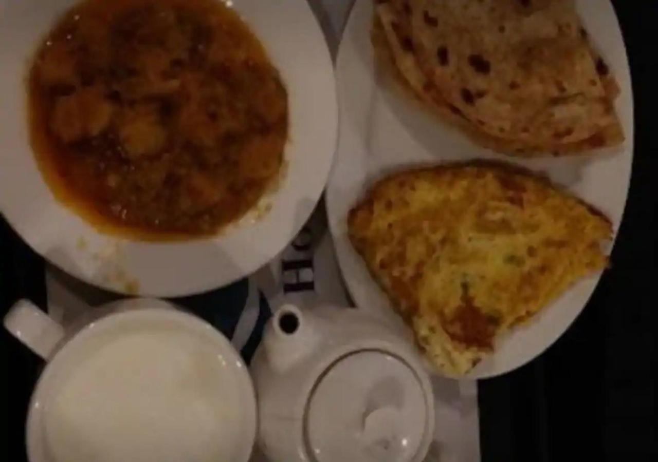 Rajone Hotel Faisalabad Eksteriør billede